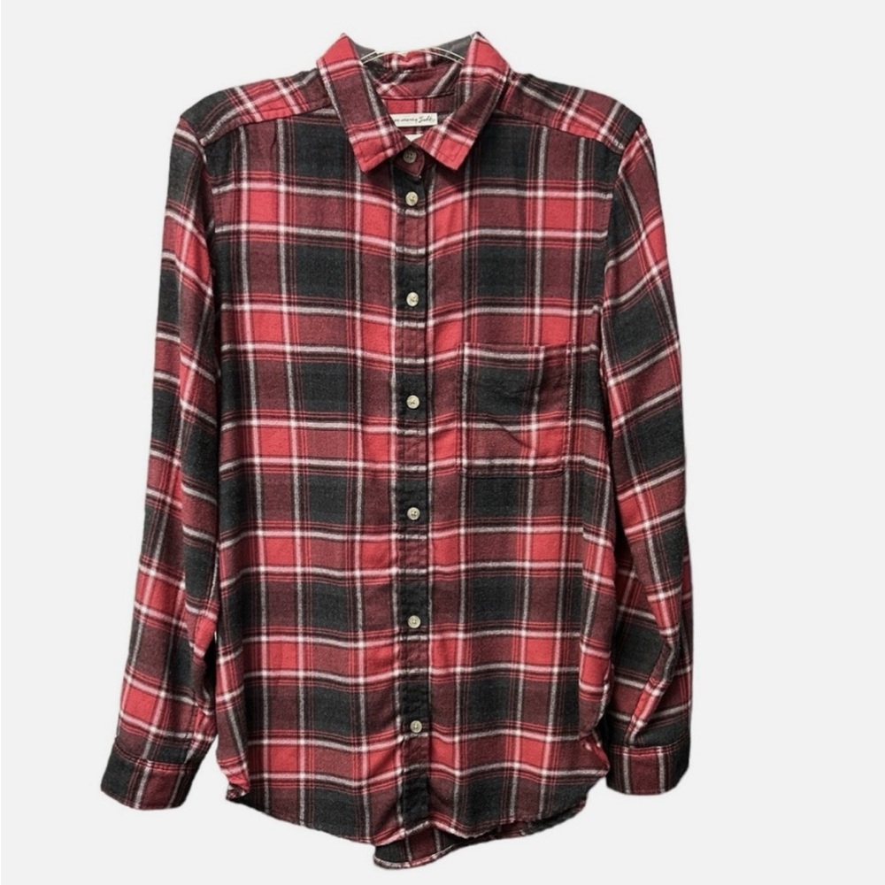 American Eagle Boyfriend Fit Red Plaid Flannel Shirt. Size M. EUC